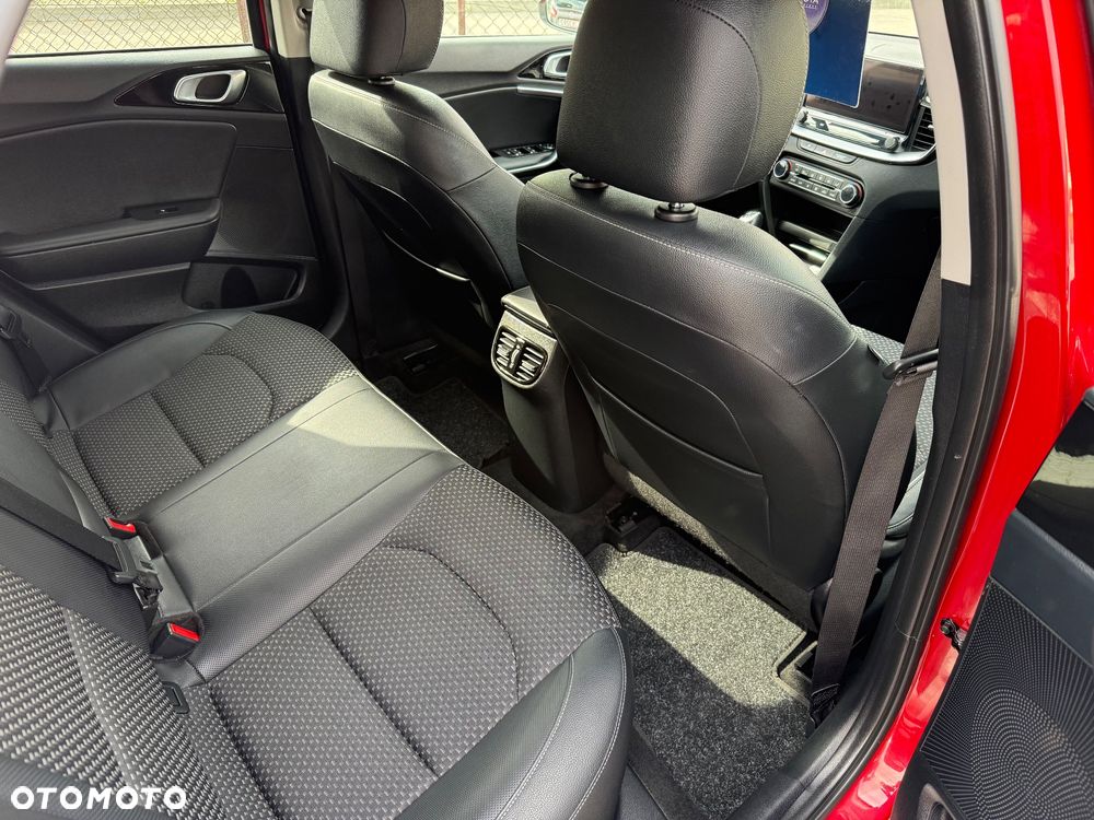 Kia XCeed 1.6 CRDi mHEV Prestige Line - 13