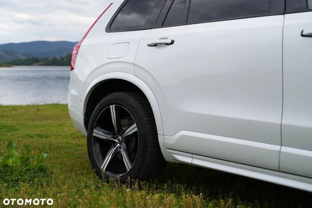 Volvo XC 90 T8 AWD Plug-In Hybrid Momentum 7os - 18