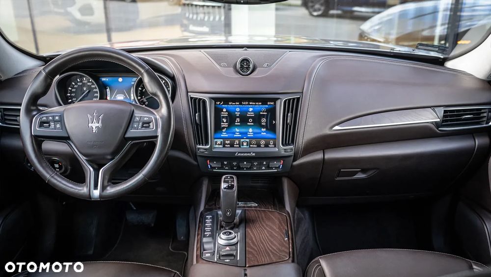 Maserati Levante Granlusso - 12