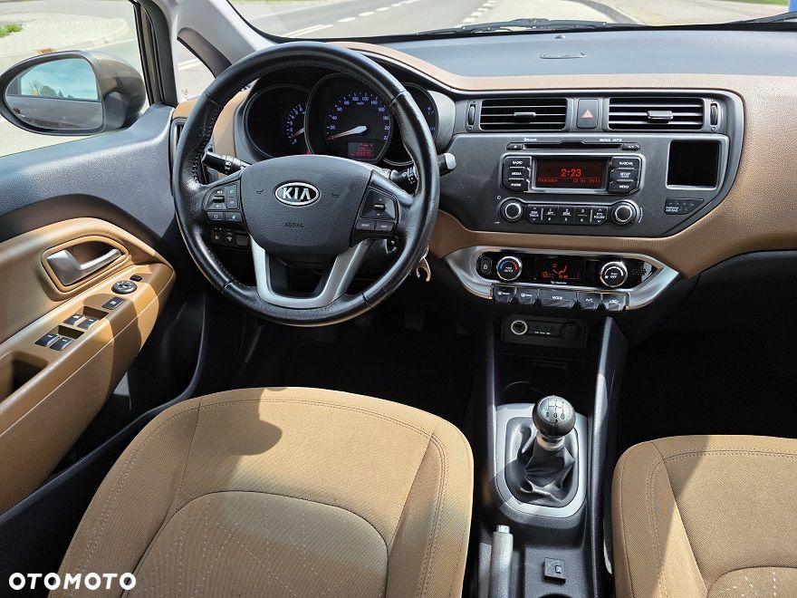 Kia Rio 1.2 Dream Team Edition - 26