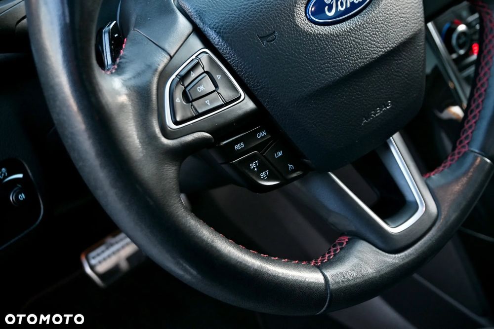 Ford Kuga 2.0 TDCi AWD ST-Line - 34