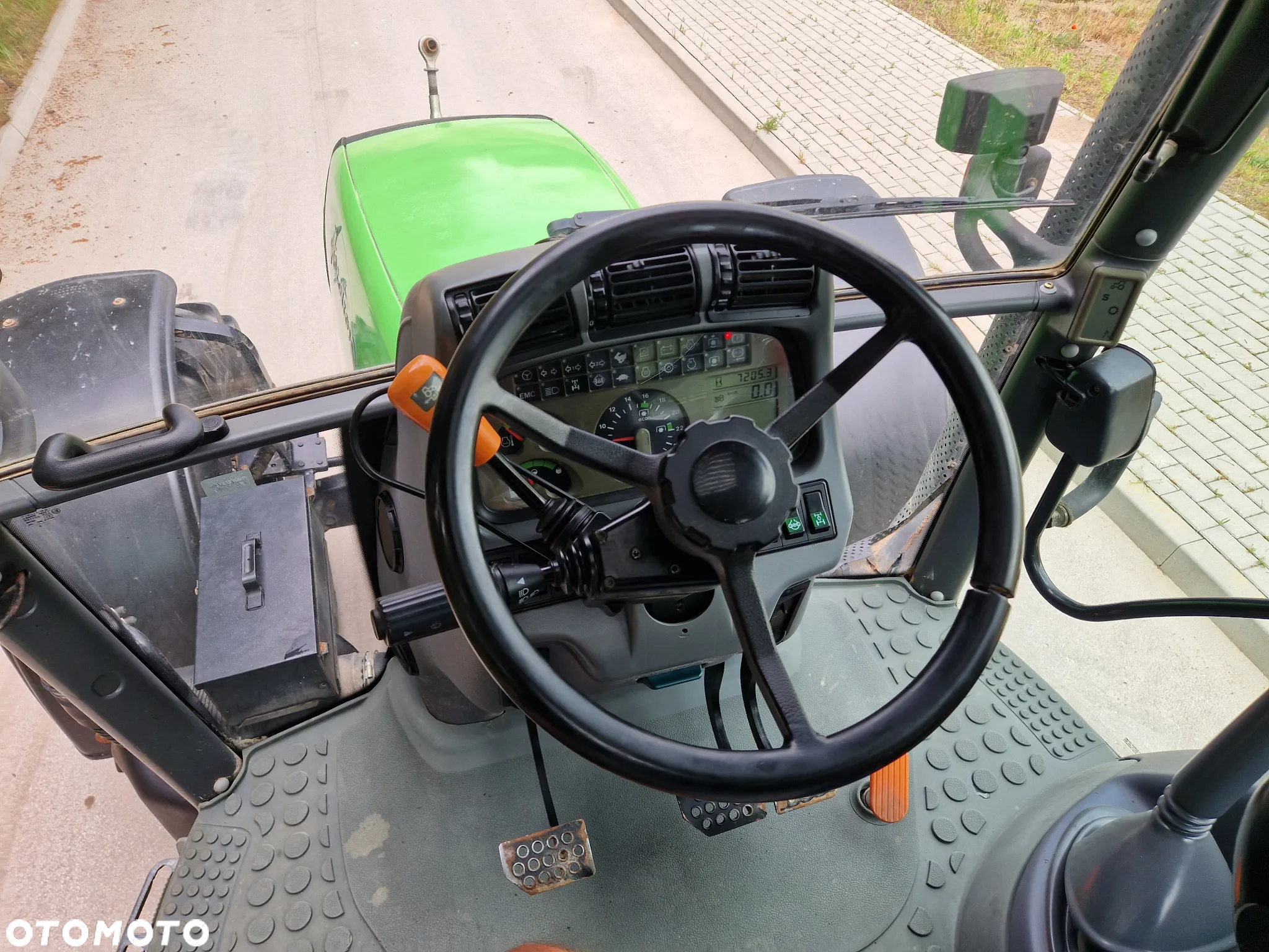 Deutz-Fahr AGROTRON 150 - 12