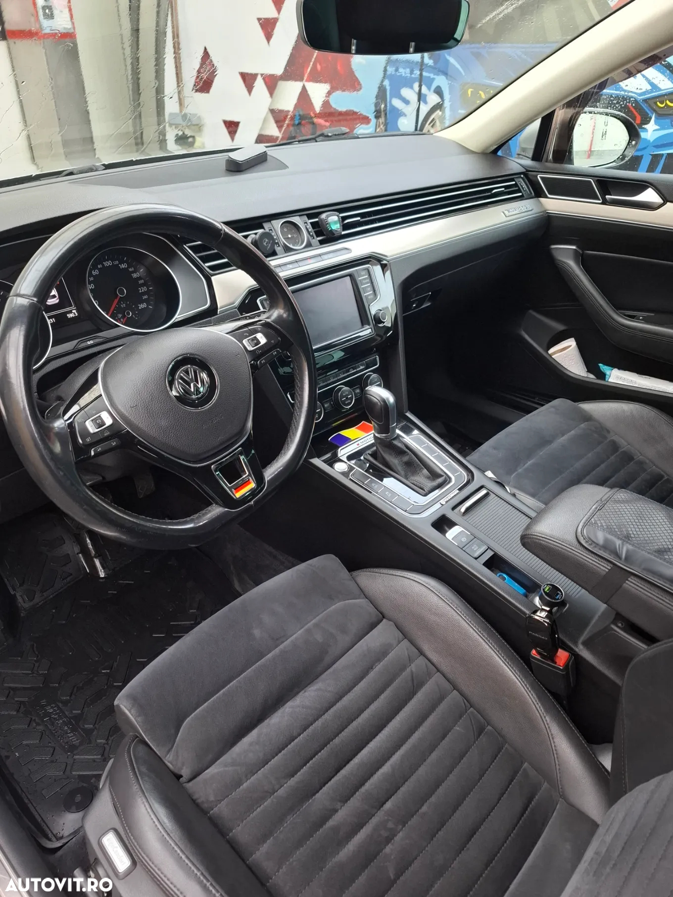 Volkswagen Passat Variant 2.0 TDI DSG 4Motion Comfortline - 13