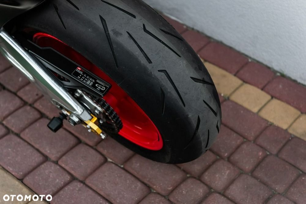 Aprilia RSV - 8