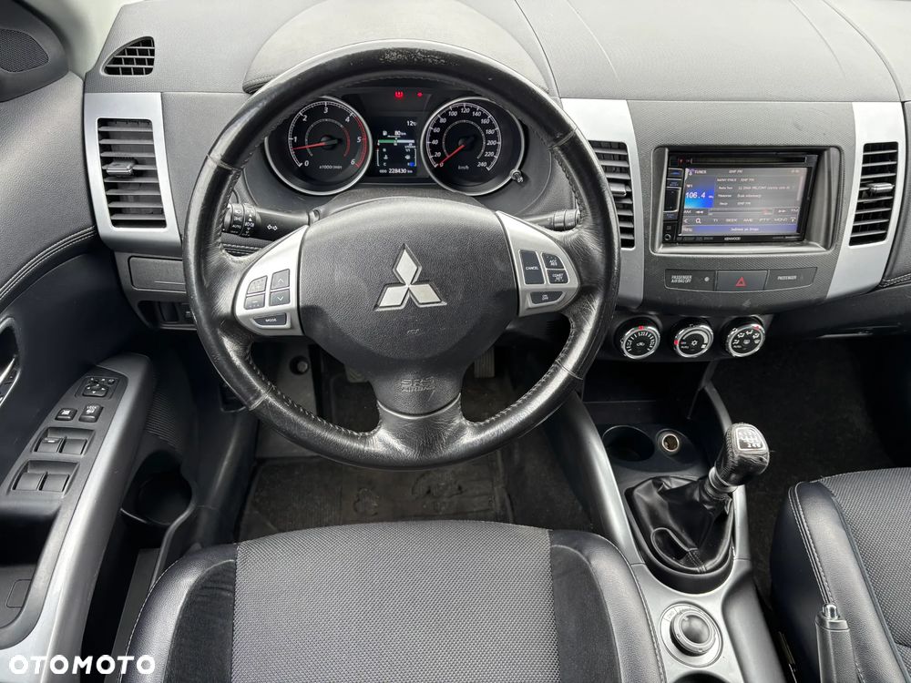 Mitsubishi Outlander 2.2 DI-D 4WD Invite - 20