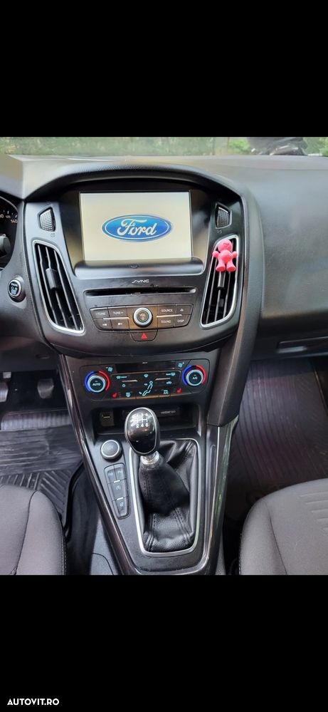 Ford Focus ver-1-5-ecoboost-titanium - 7