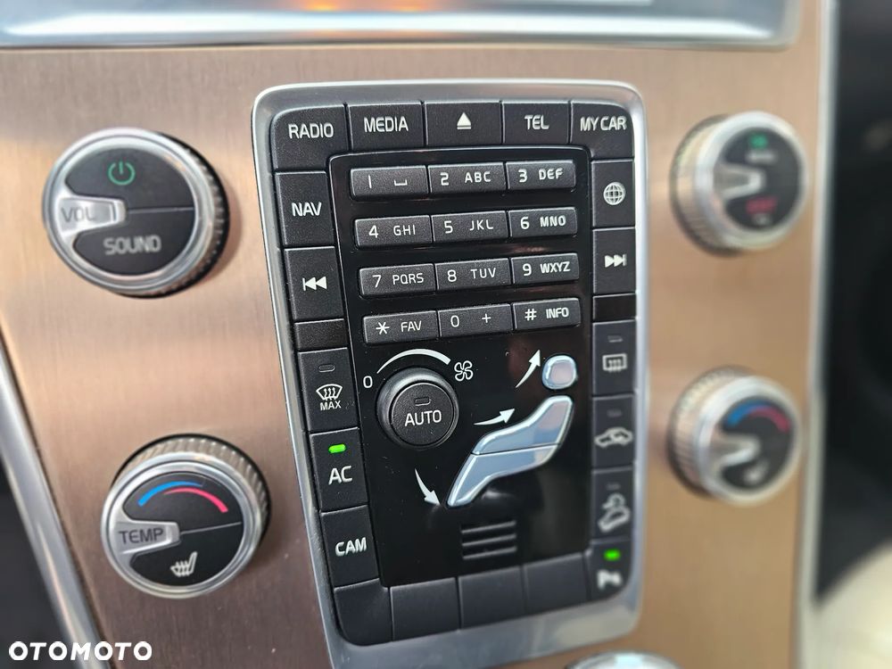 Volvo XC 60 D4 AWD Geartronic Summum - 29