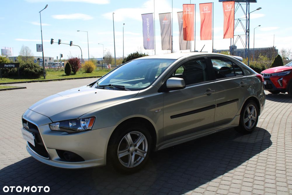 Mitsubishi Lancer 1.8 Invite - 4