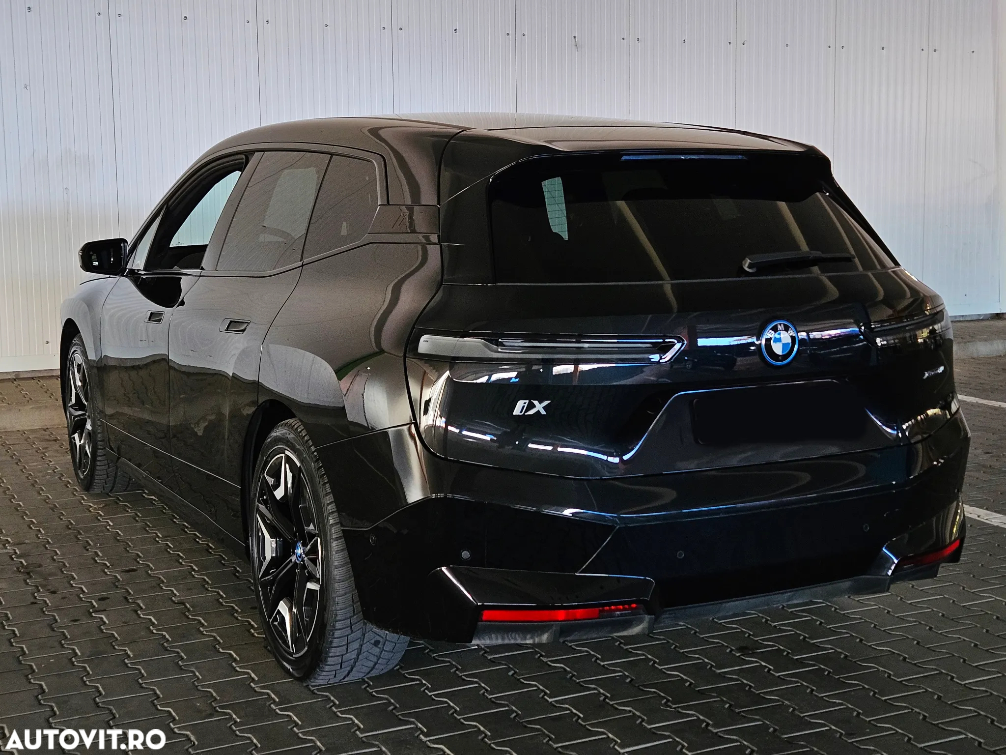 BMW iX xDrive40 - 14