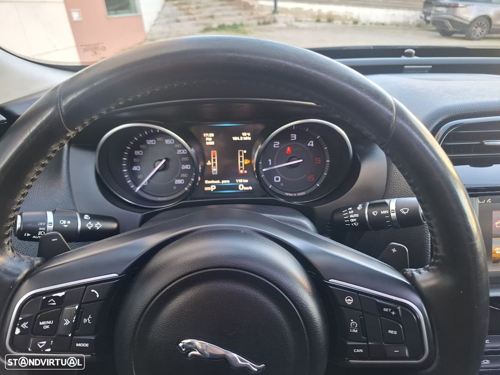 Jaguar XE 2.0 D Prestige Aut. - 22