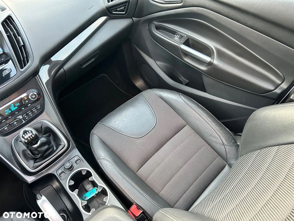 Ford Kuga 2.0 TDCi 2x4 Titanium - 14