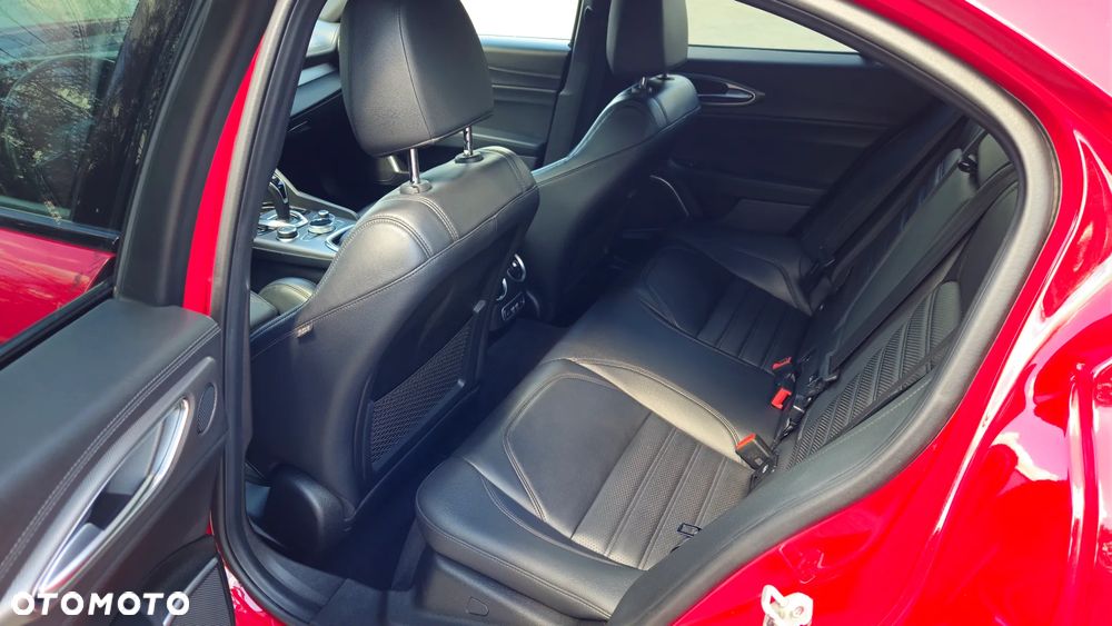 Alfa Romeo Giulia 2.0 Turbo Veloce Q4 - 25