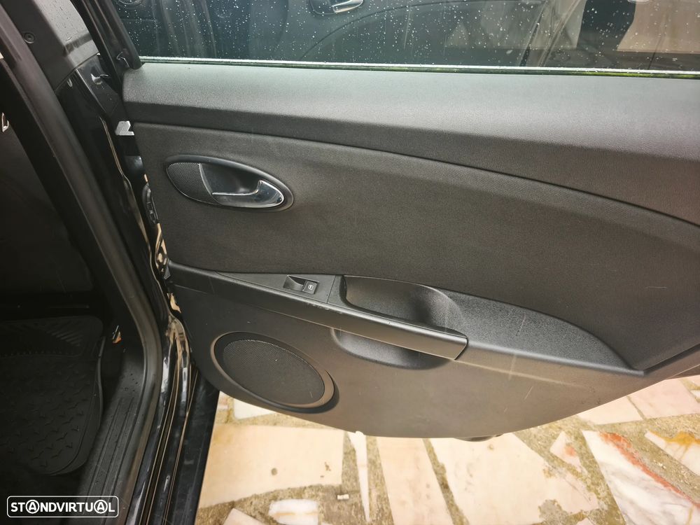 SEAT Leon 2.0 TDI DPF FR - 19