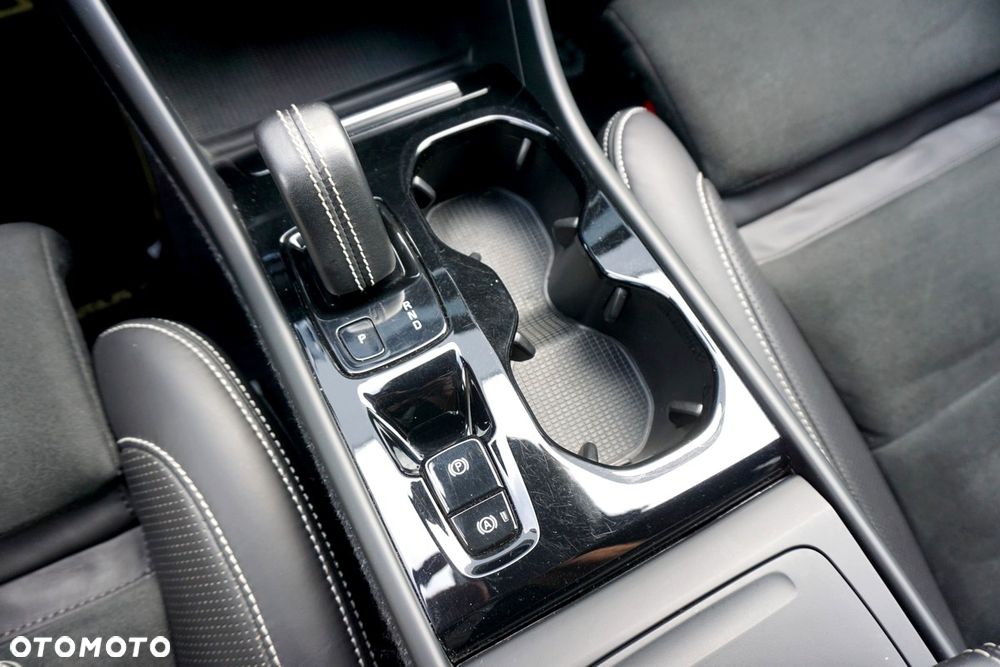 Volvo XC 40 D3 R-Design - 32
