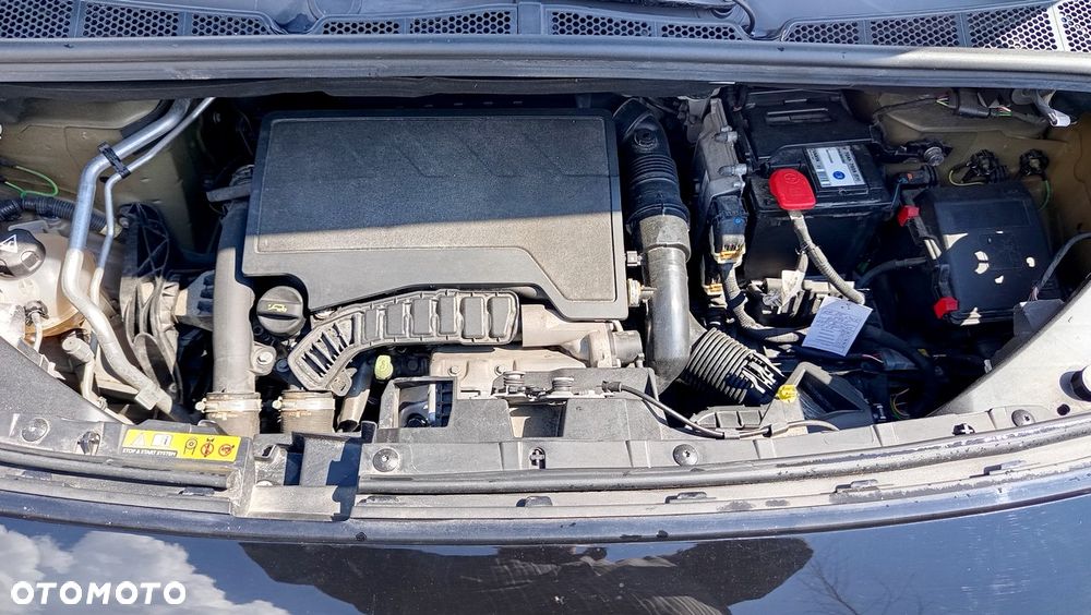 Opel Combo XL 1.2 Turbo Essentia S&S - 17