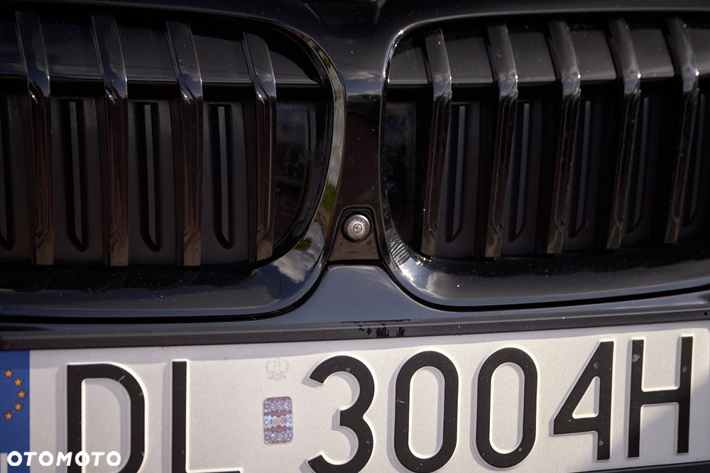 BMW Seria 3 330e Sport Line sport - 19