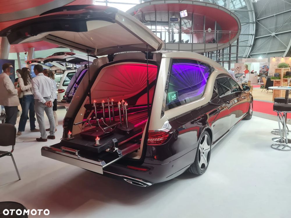 Mercedes-Benz Klasa E 220 d mHEV Exclusive 9G-Tronic - 3