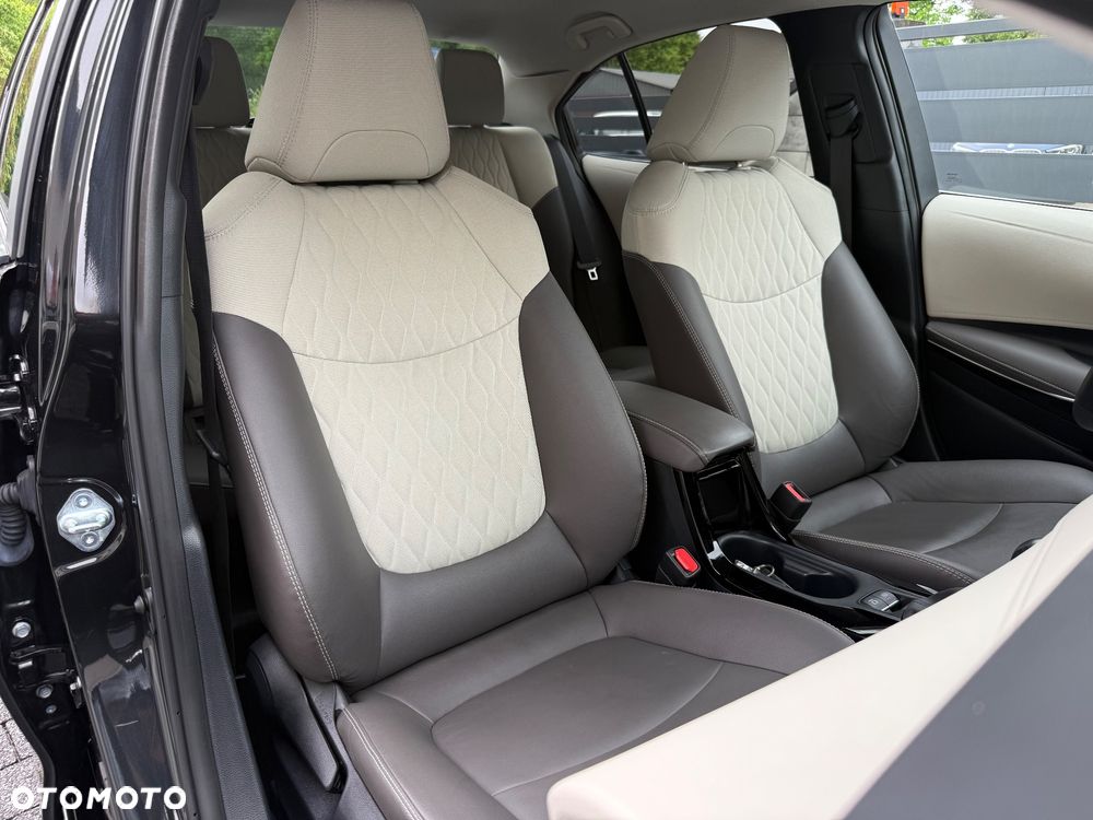 Toyota Corolla 1.8 Hybrid Executive - 19