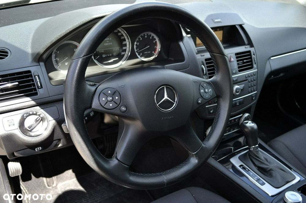Mercedes-Benz Klasa C 180 BlueEFFICIENCY 7G-TRONIC Elegance - 22