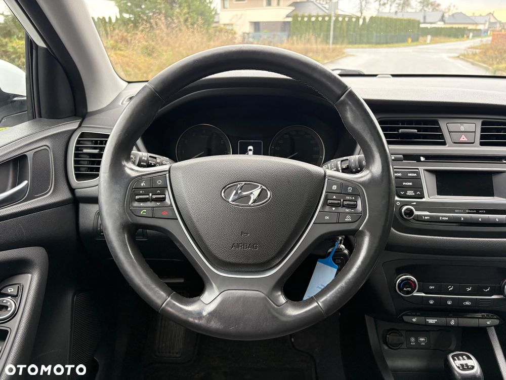 Hyundai i20 1.2 Intro Edition - 13