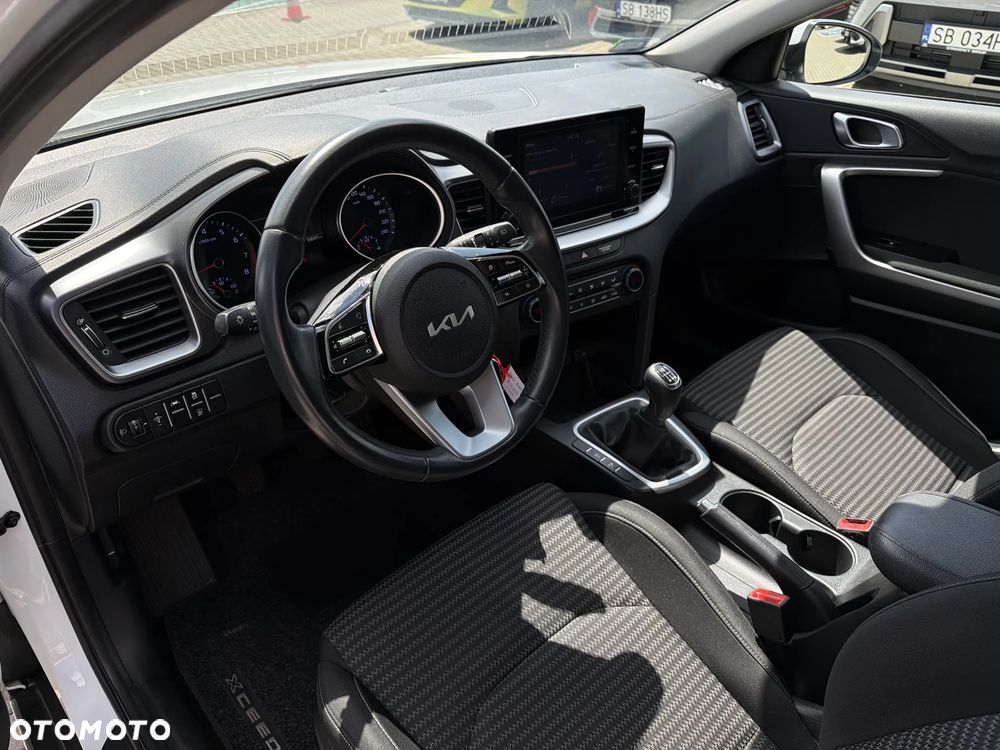 Kia XCeed 1.5 T-GDI M - 10
