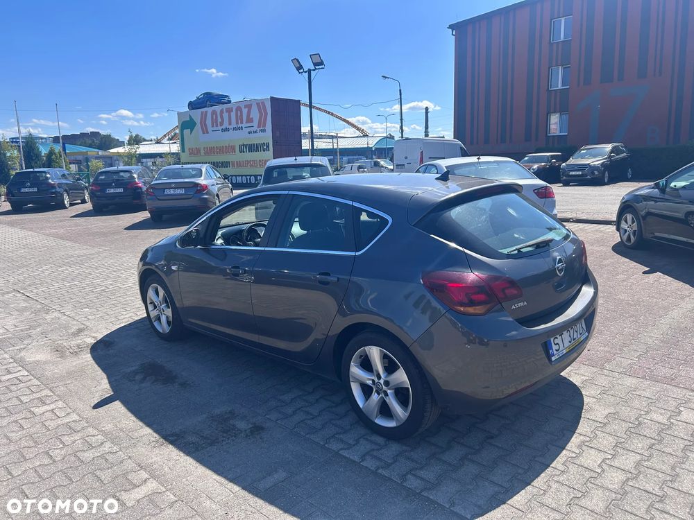 Opel Astra 1.6 Cosmo - 8