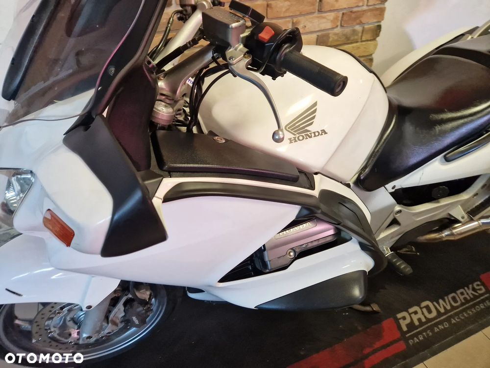 Honda ST - 18