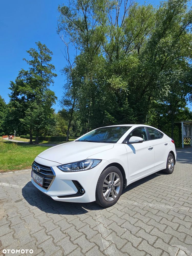 Hyundai Elantra - 3
