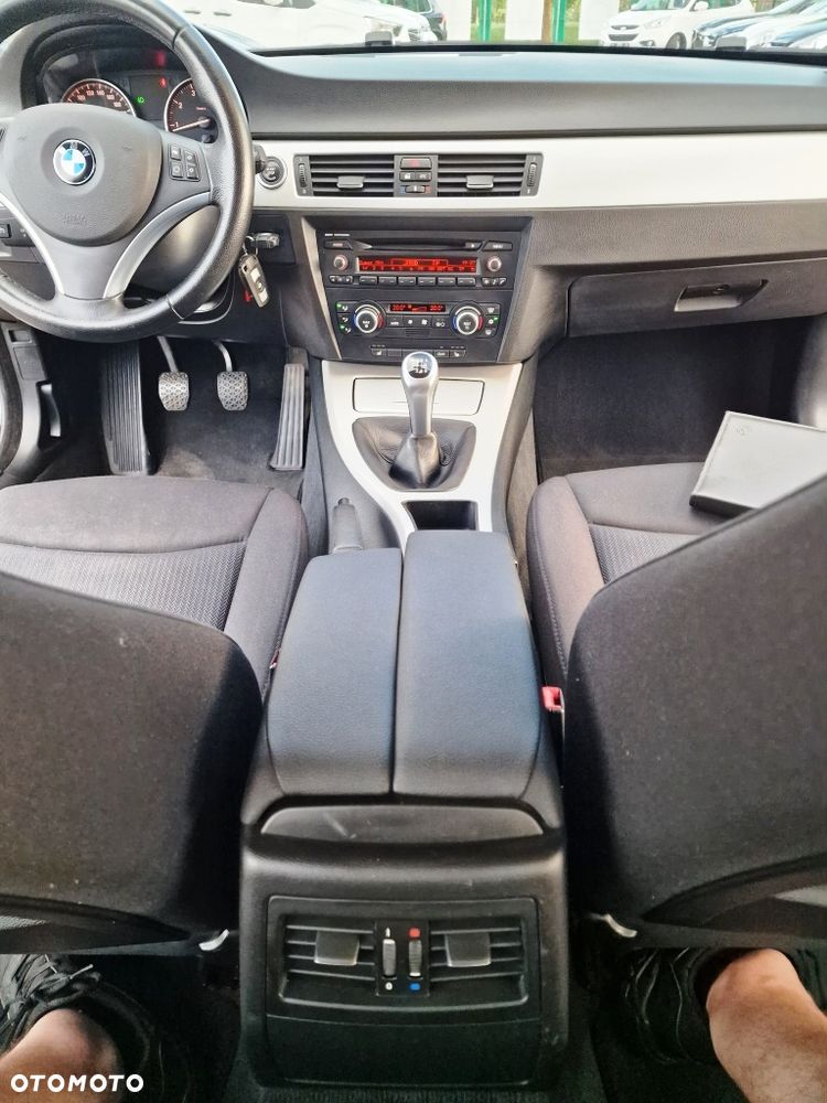 BMW Seria 3 - 36