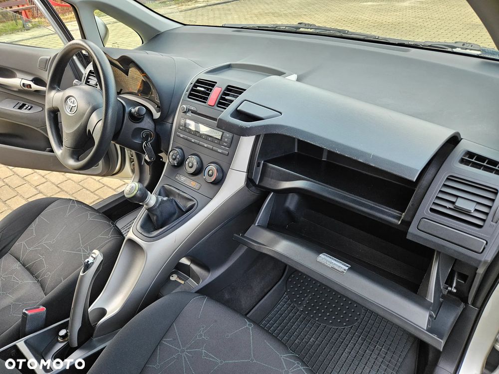 Toyota Auris 1.33 VVT-i Luna - 29
