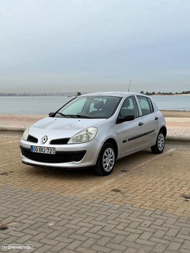 Renault Clio - 1
