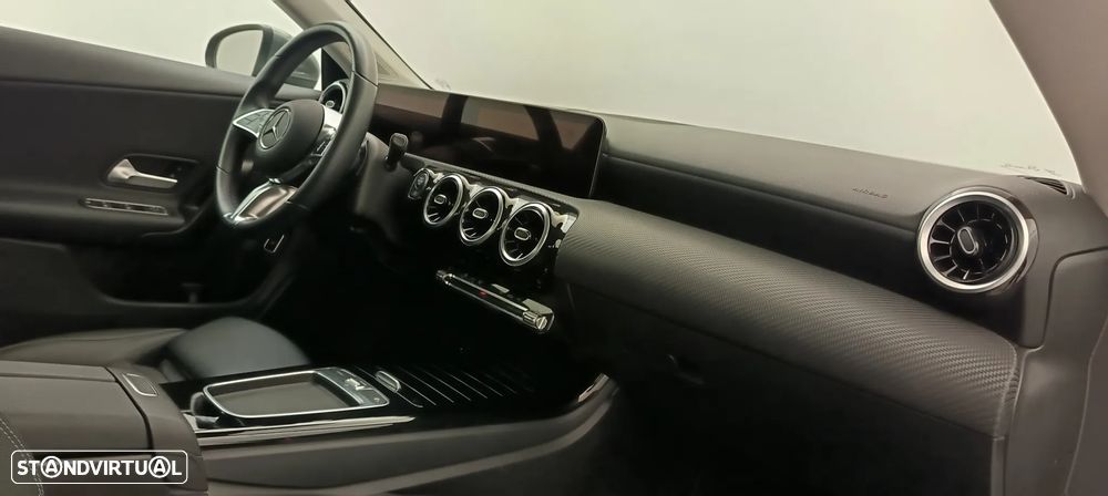 Mercedes-Benz CLA 180 - 21