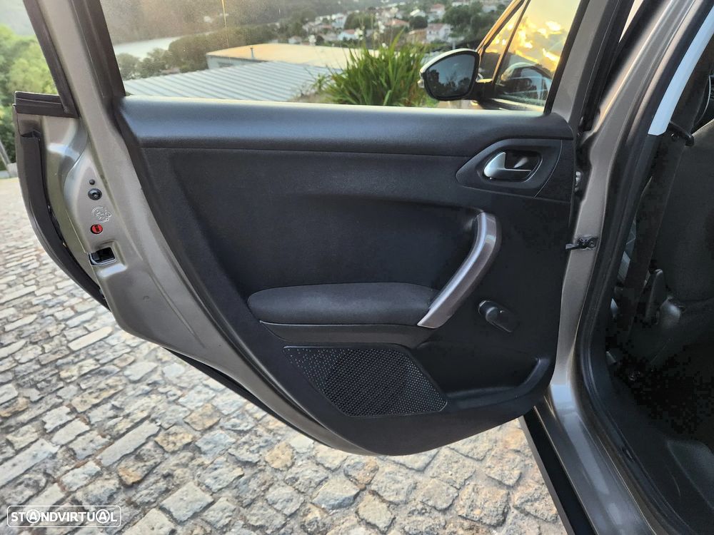 Peugeot 2008 1.6 BlueHDi Style - 16