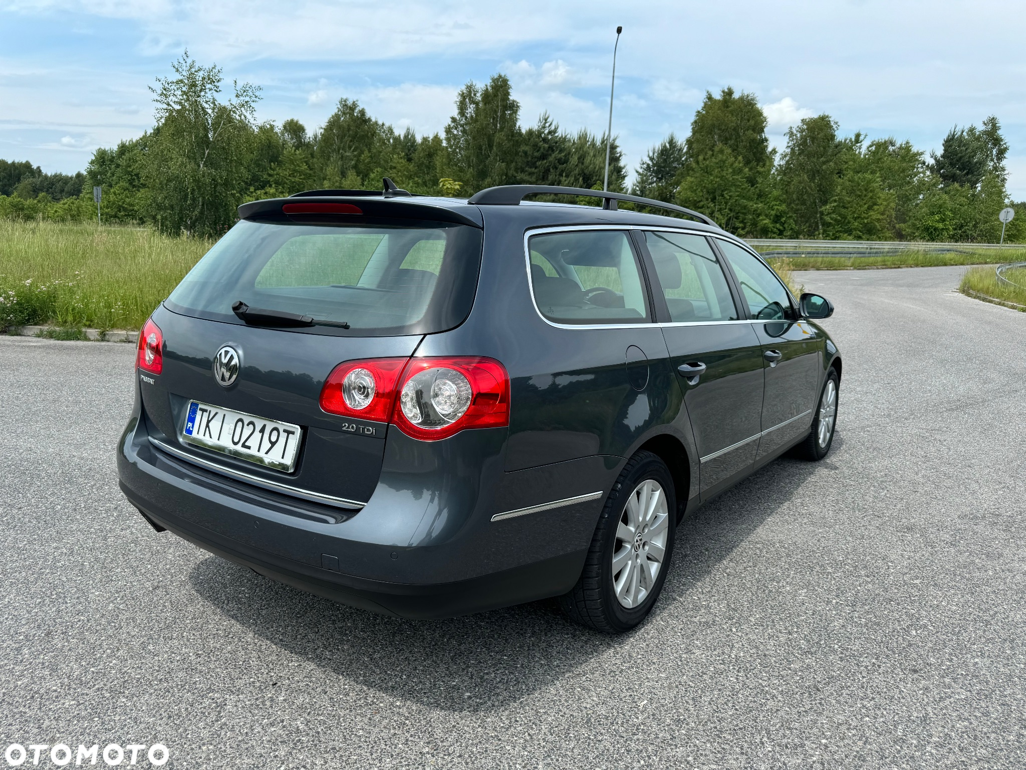 Volkswagen Passat 2.0 TDI Comfortline - 14