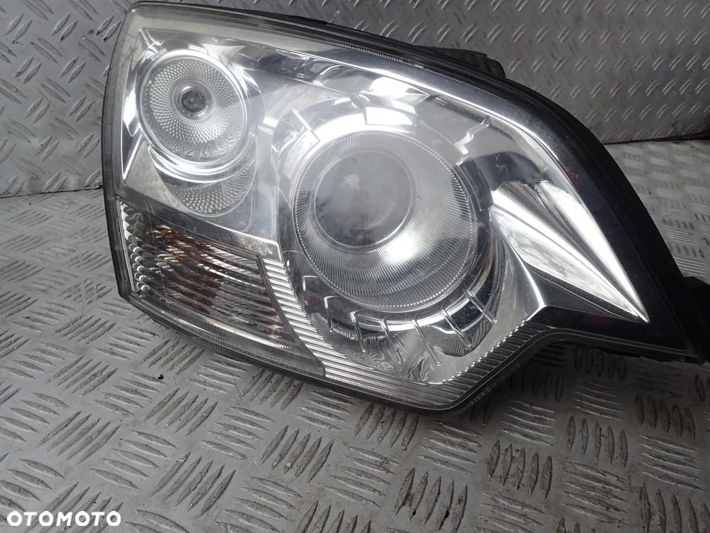 LAMPA XENON PRAWY PRZÓD OPEL ANTARA - 2