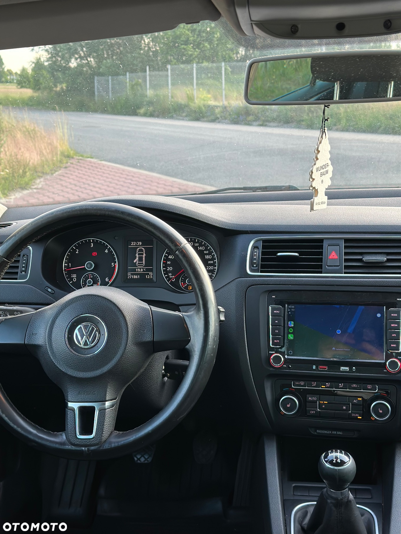 Volkswagen Jetta 1.6 TDI Highline - 14