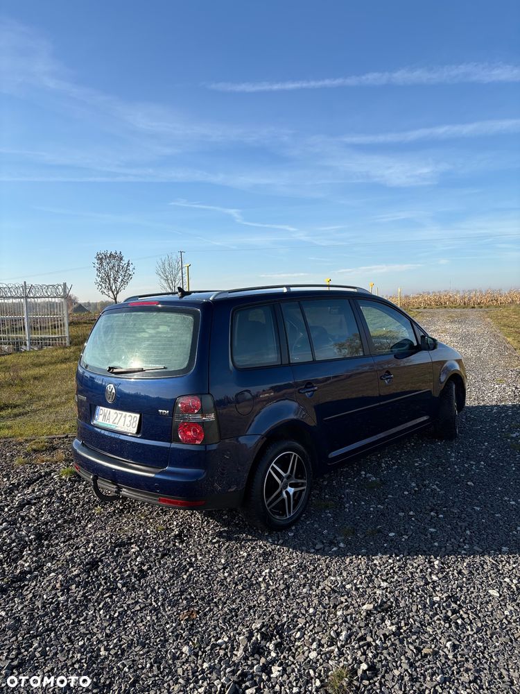 Volkswagen Touran 1.9 TDI Conceptline - 4