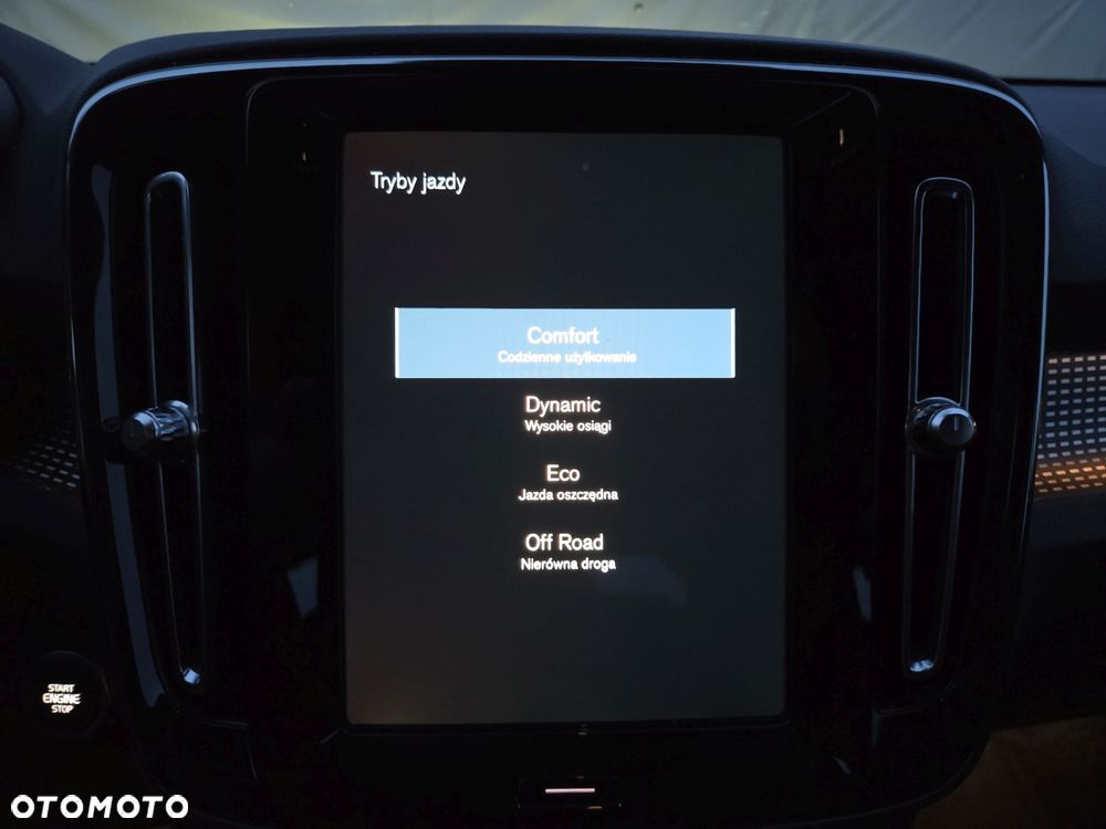 Volvo XC 40 T3 R-Design - 22