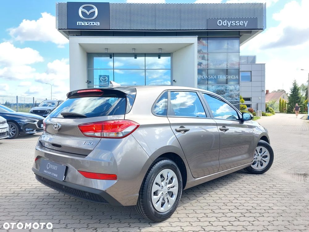 Hyundai i30 1.5 DPI Classic + - 3