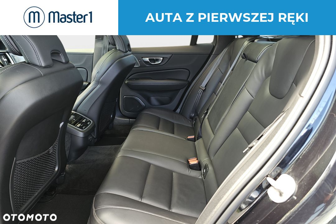 Volvo V60 B6 B AWD R-Design - 13