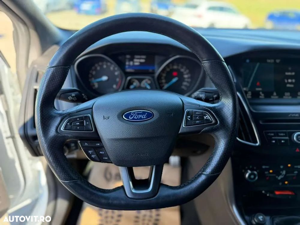Ford Focus 1.5 EcoBoost Start-Stopp-System ST-Line - 13
