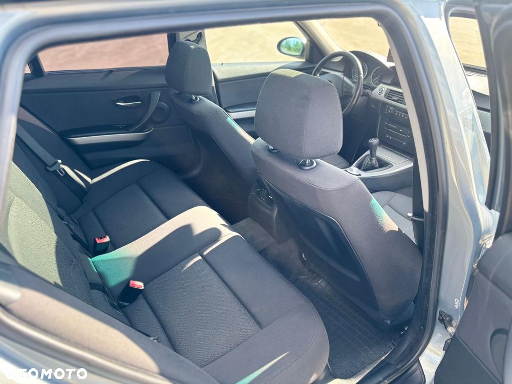 BMW Seria 3 320d - 19