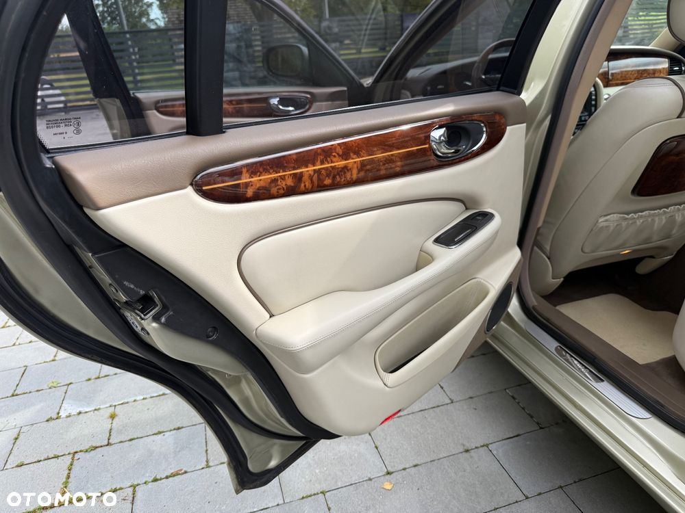 Jaguar XJ XJ8 4.2 Executive Last Edition - 19