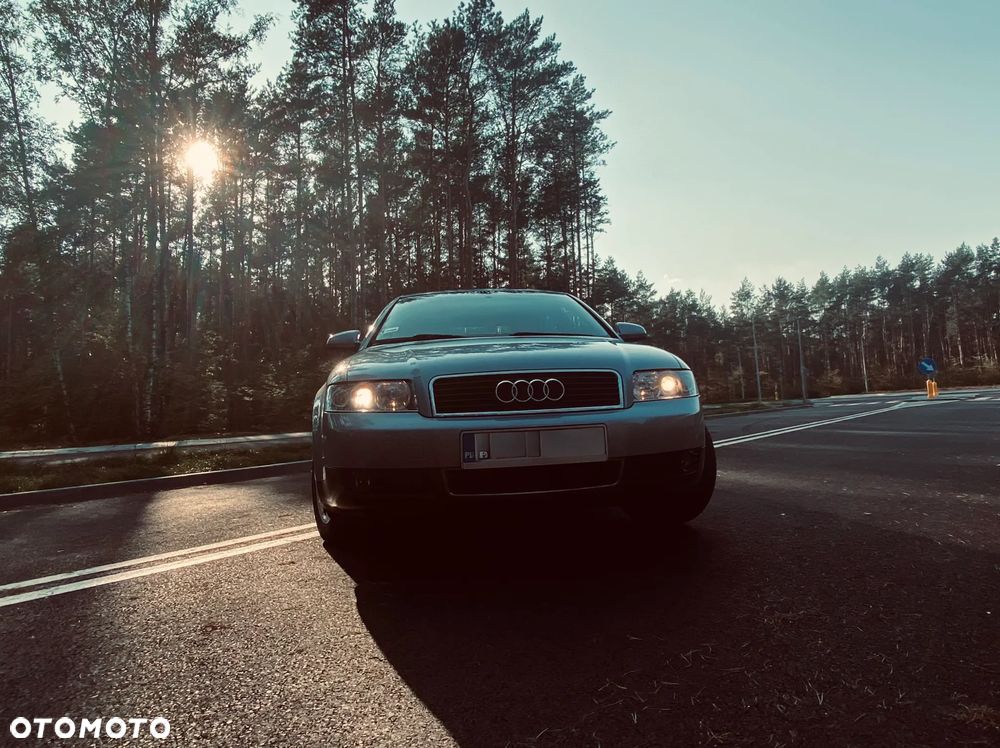 Audi A4 Limousine - 4