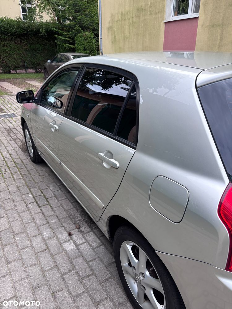 Toyota Corolla 2.0 D-4D Sol - 3
