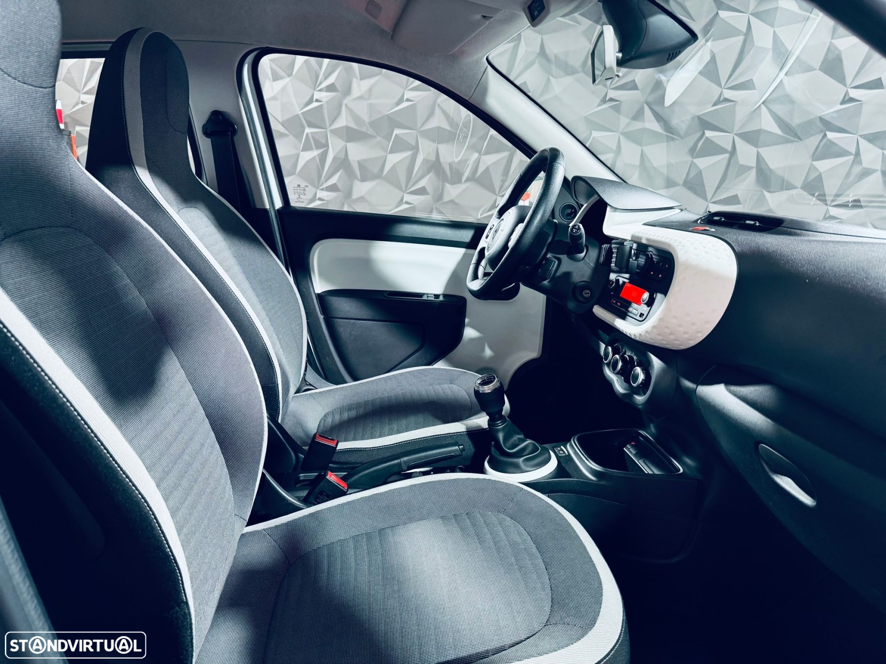 Renault Twingo SCe 75 INTENS - 6