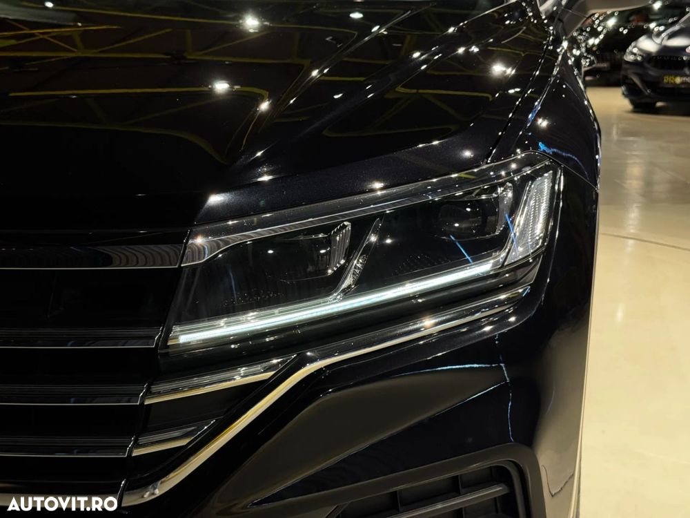 Volkswagen Touareg - 11