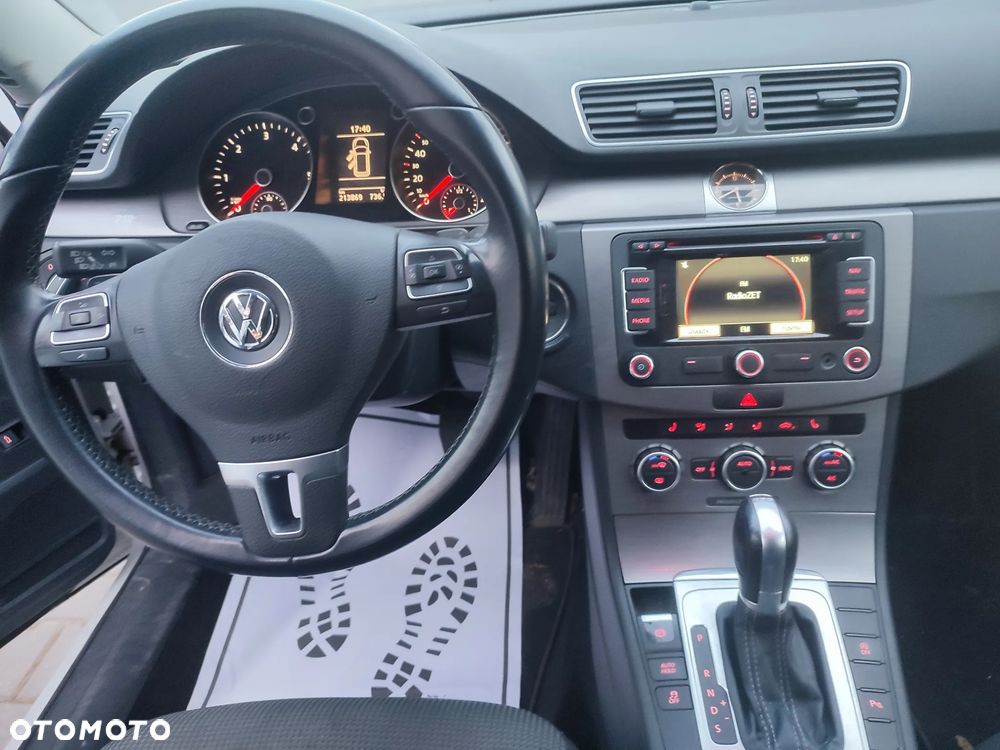 Volkswagen Passat 2.0 TDI Edition 40 DSG - 16