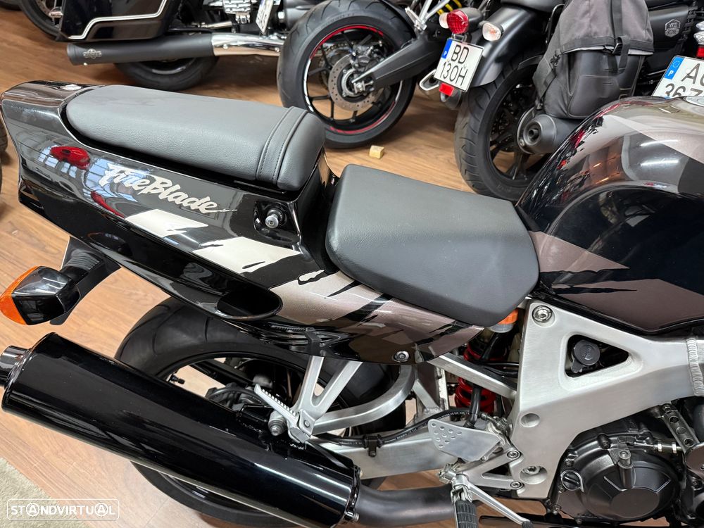 Honda CBR 900 RR - 8