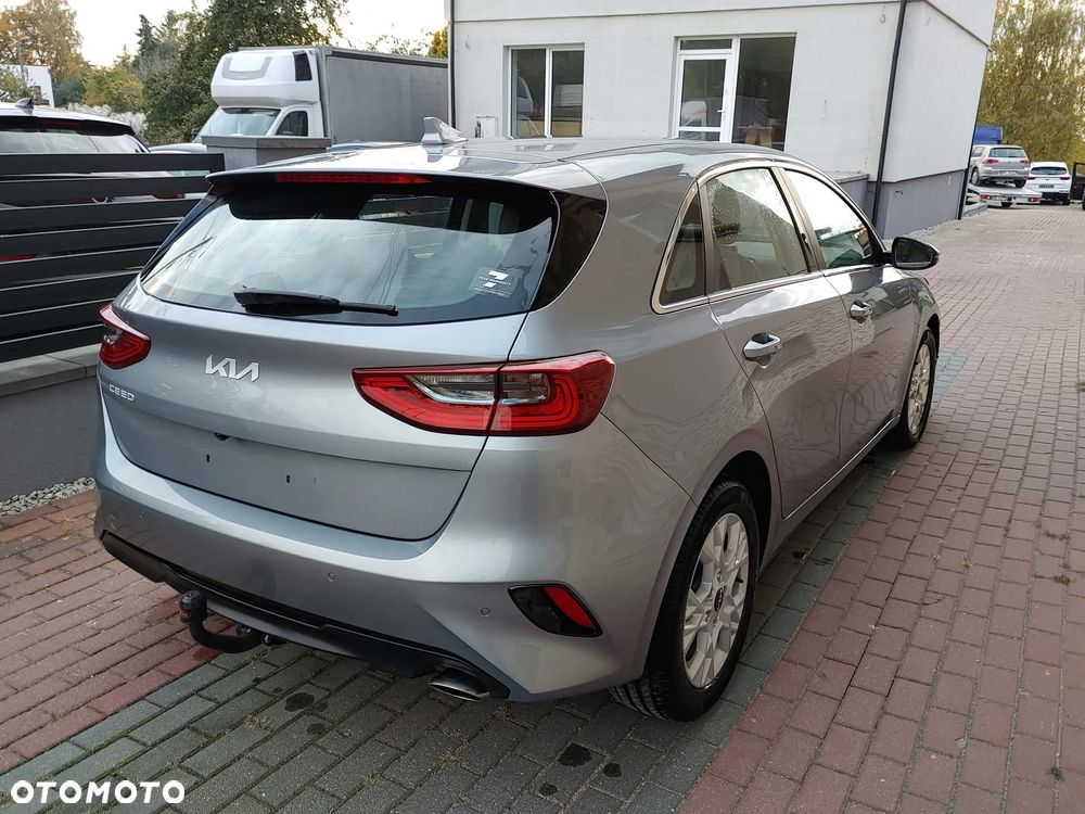 Kia Ceed - 4